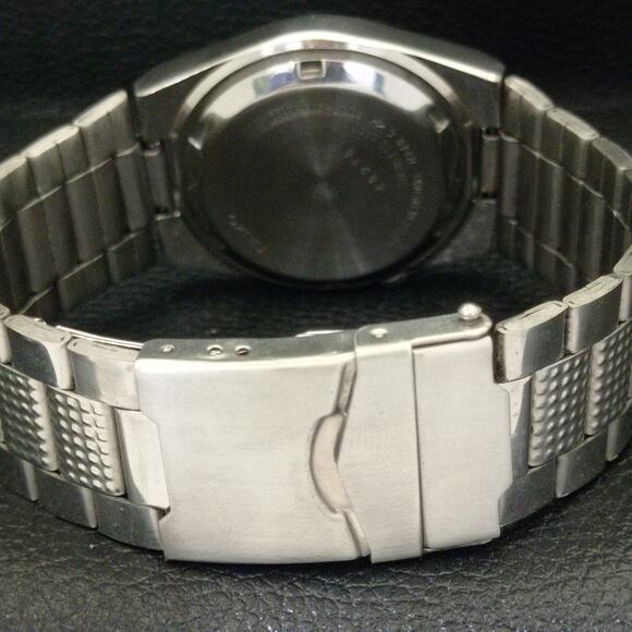 Vintage 1972 Seiko Automatic Mens Silver Watch W/daydate & Gold accents - Picture 2 of 9